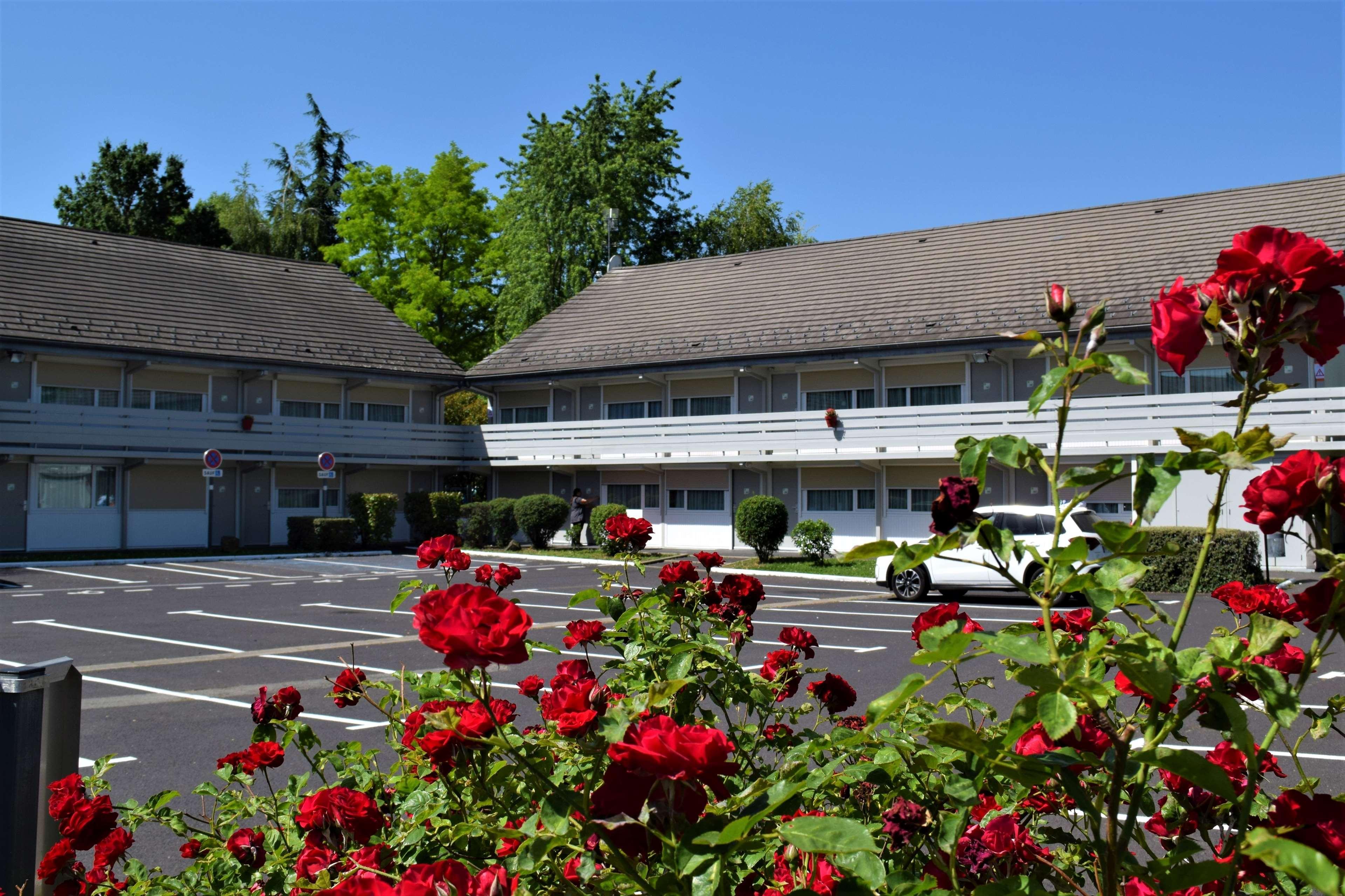 Campanile Clermont-Ferrand ~ Riom Hotel Exterior photo