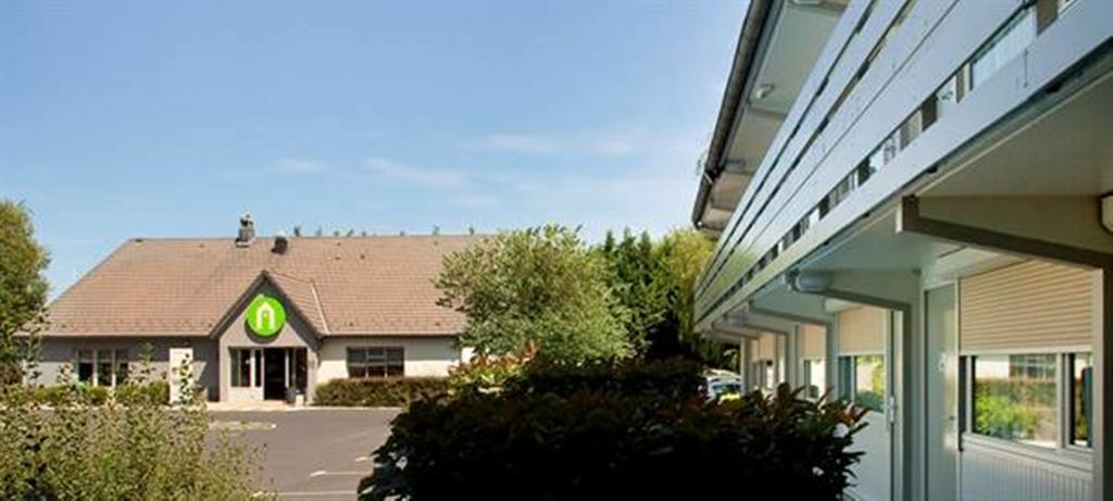 Campanile Clermont-Ferrand ~ Riom Hotel Exterior photo