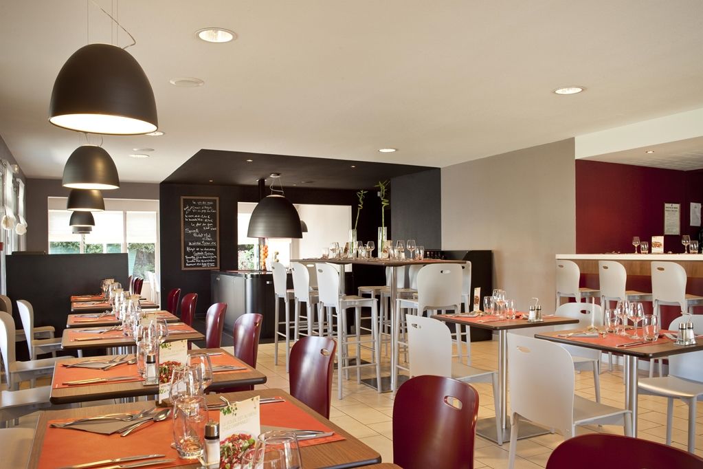 Campanile Clermont-Ferrand ~ Riom Hotel Restaurant photo